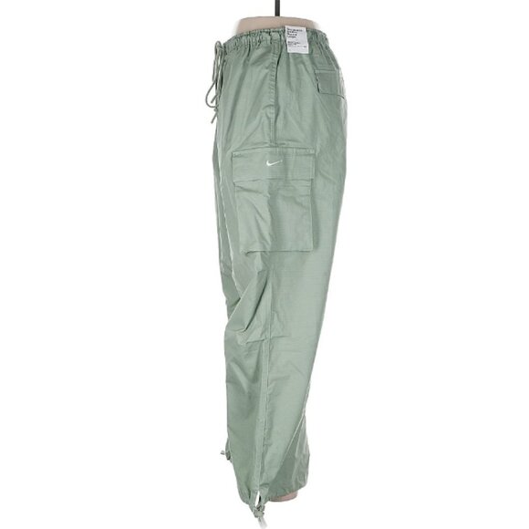 Nike Sportswear Women's Mid-Rise Oversized Cargo Trousers in Jade Horizon/Sail - Picture 2 of 8